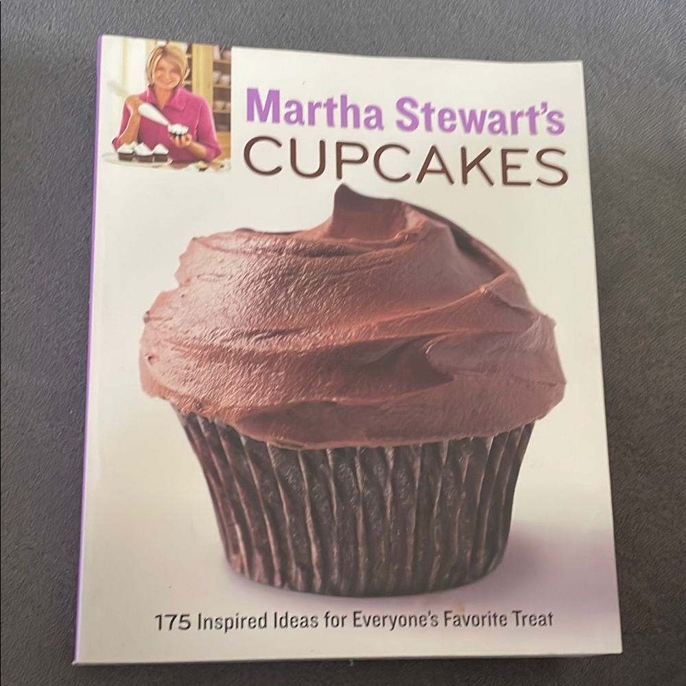 Martha Stewart Cupcakes Cookbook